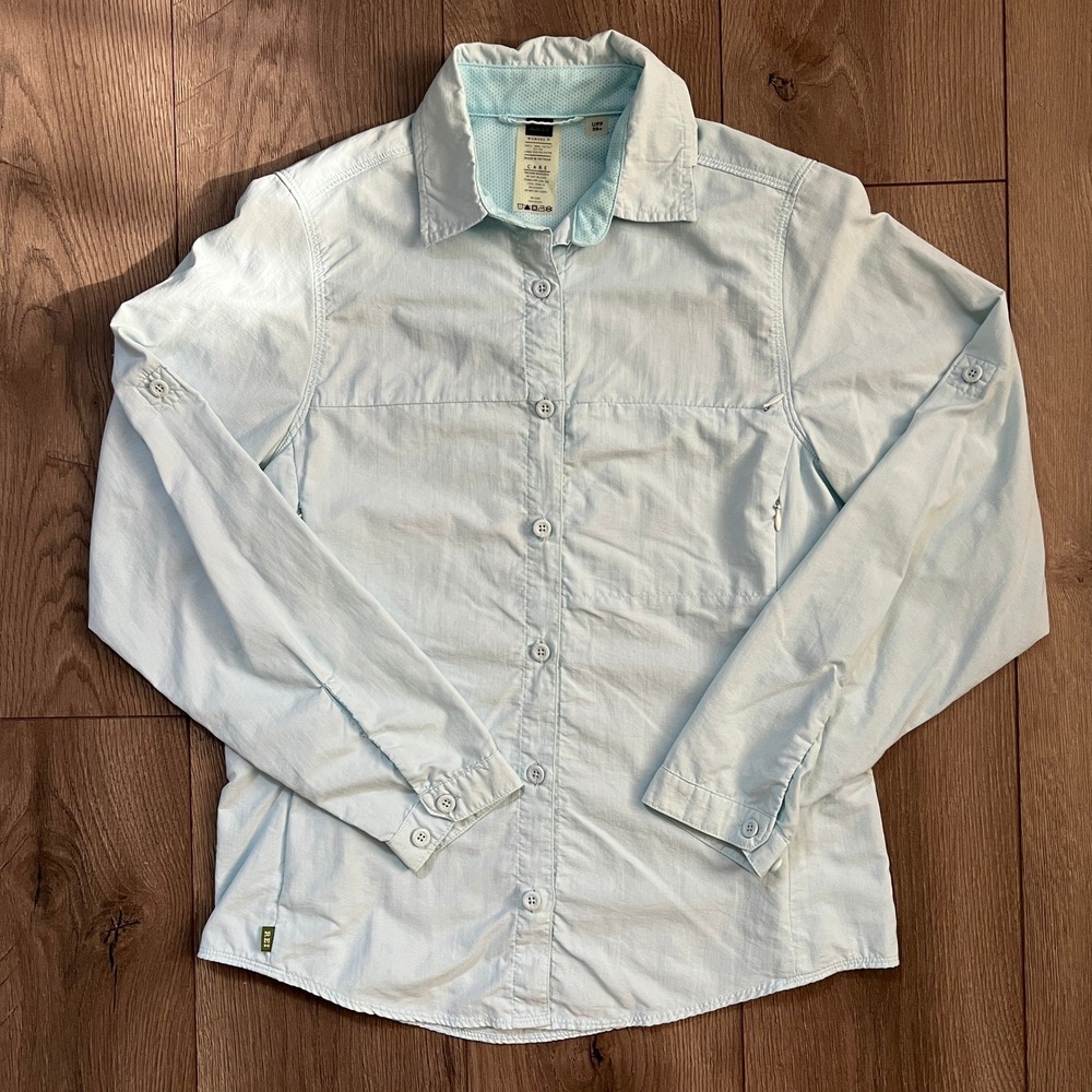 REI Sahara Womens M Light Blue Long Sleeve Hiking Shirt UPF 30 Roll Tab Nylon